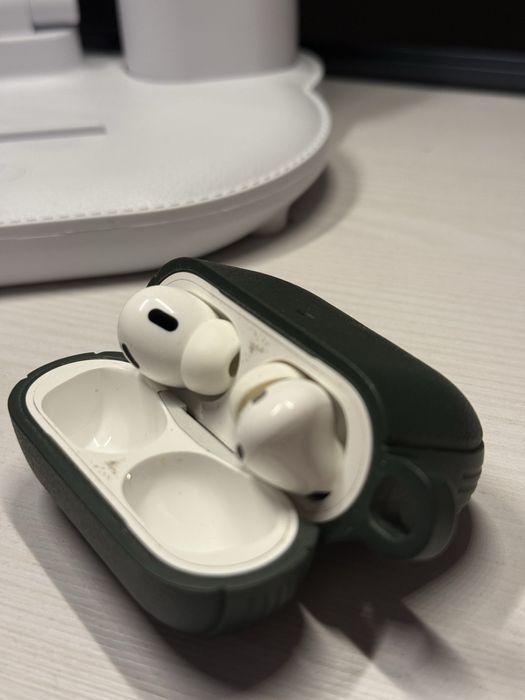 Apple Airpods Pro 2 (2022) + Spigen калъф