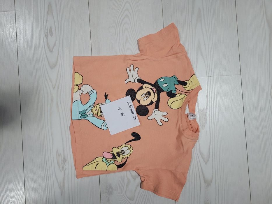 Vand haine mărimea 80,preț pe bucata
Nu asigur transport