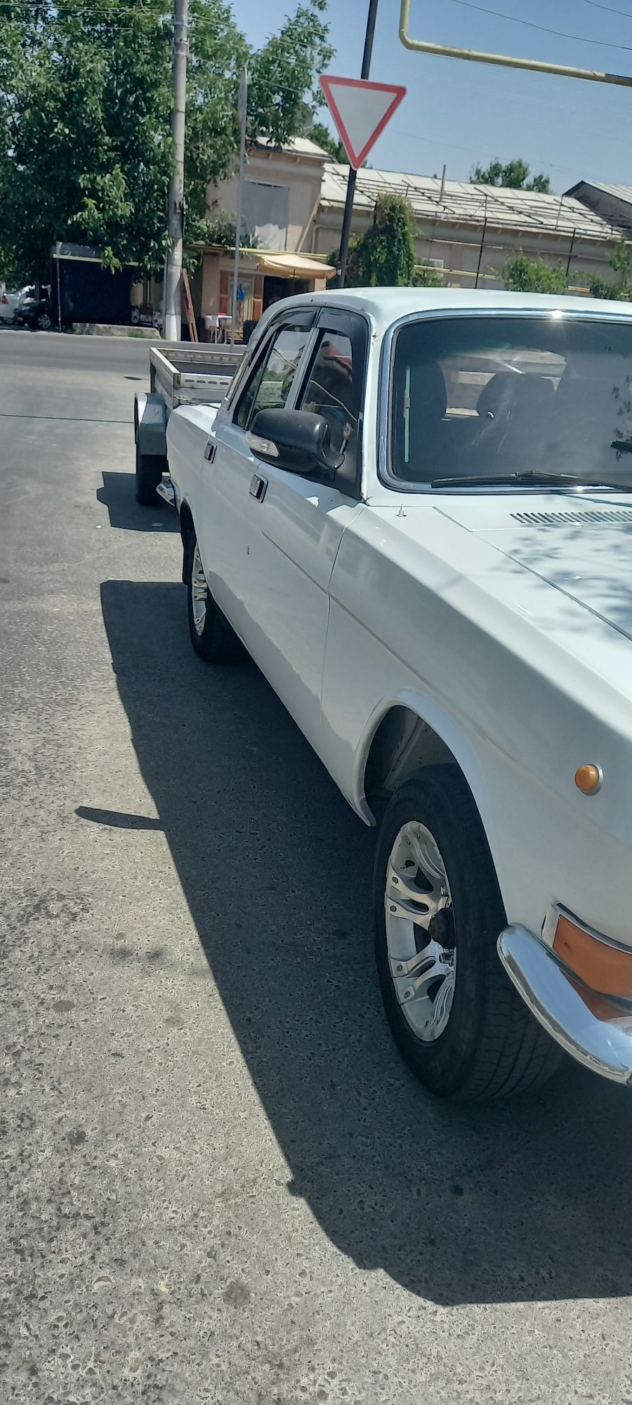 Gaz 2410 sotiladi