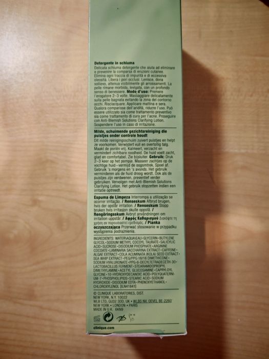 Clinique Anti-Blemish solutions.Spuma de curățare a fetei