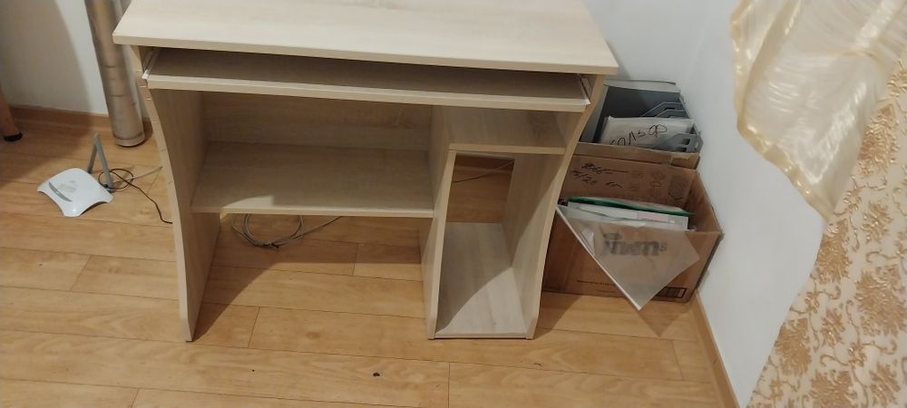 Продам  компьютерный стол