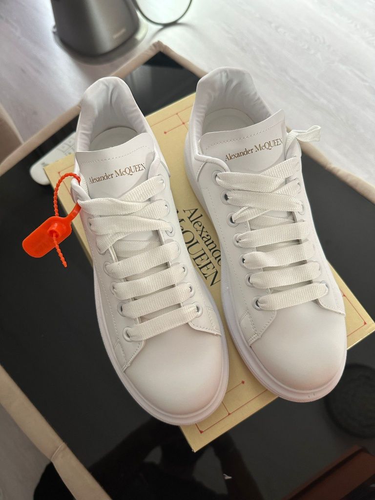 Sneackers premium Alexander McQueen - full box