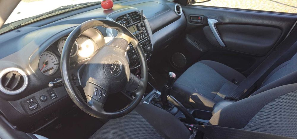 Vând Toyota rav4 2004