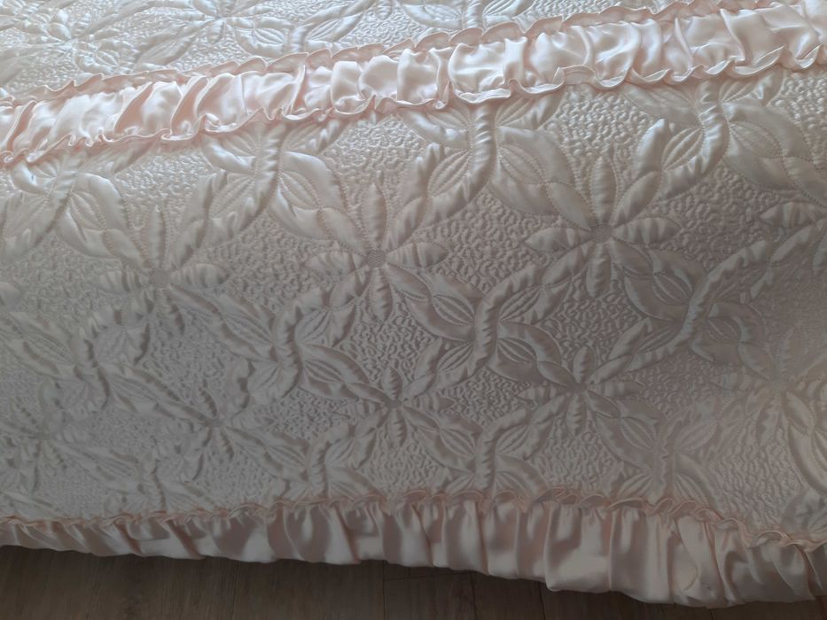 Покрывало стеганное  атласное