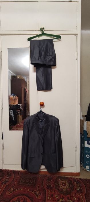 Отдам школьный костюм. Бесплатно размер 46-48