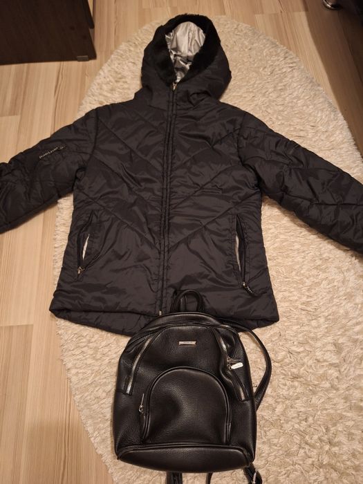 Geaca neagra de Toamna si rucsac