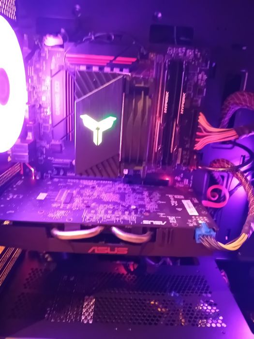 Геймърски  компютър i5 6600к 8gb ssd 256