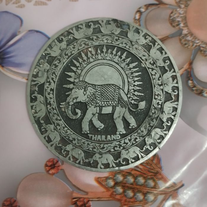 Antikvar toza kumush sotiladi 18000