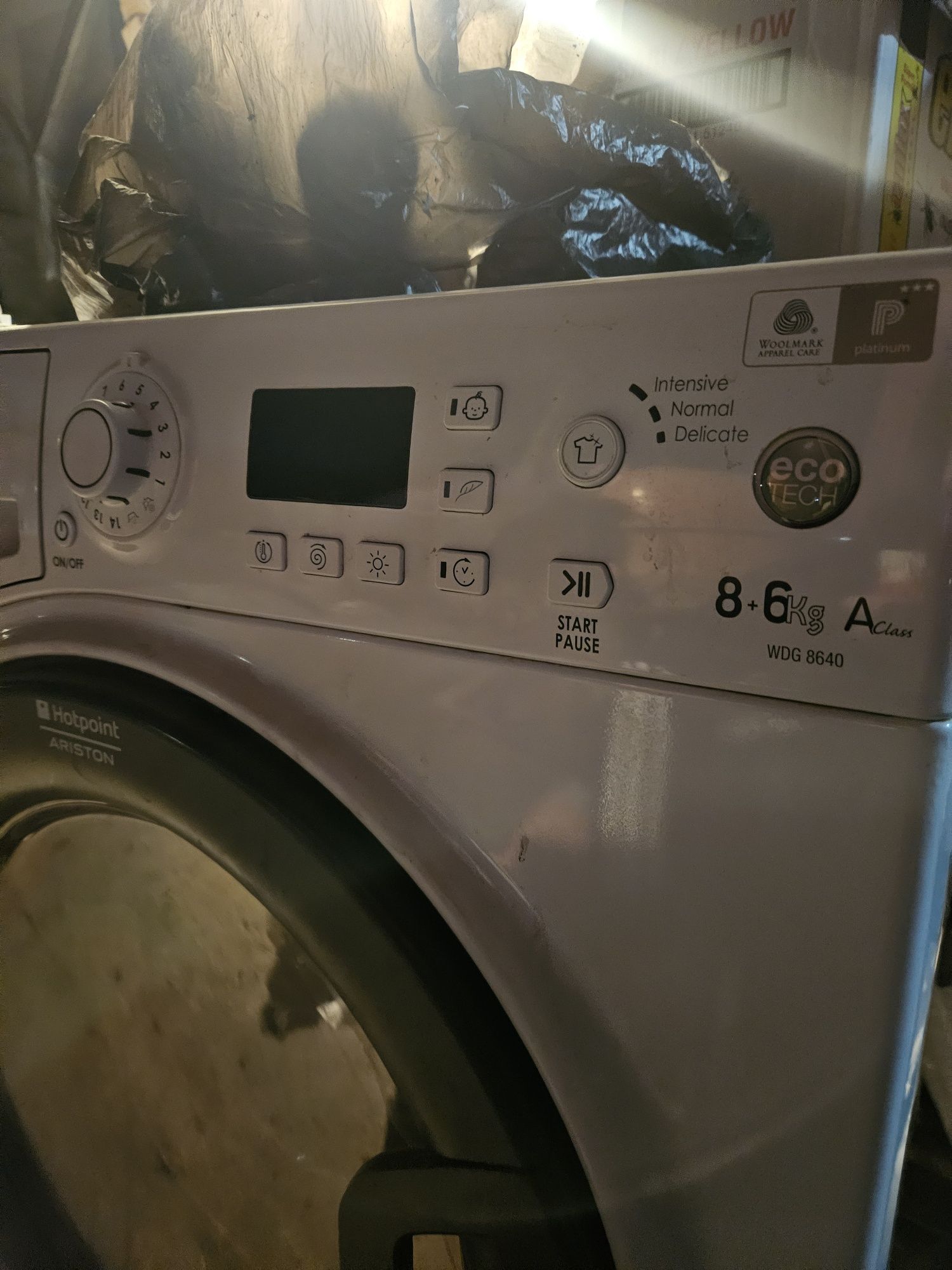 Пералня със сушилня hotpoint ariston