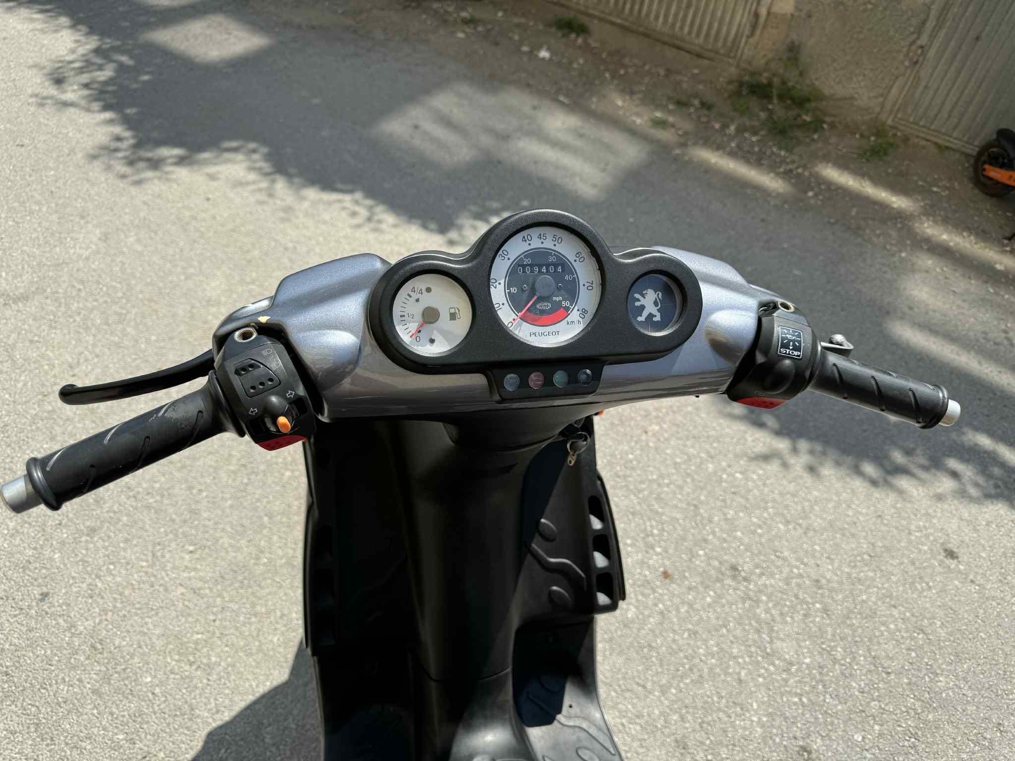Peugeot SpeedFight 2 2011 година.