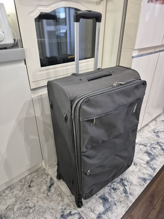 Продаются чемоданы разные