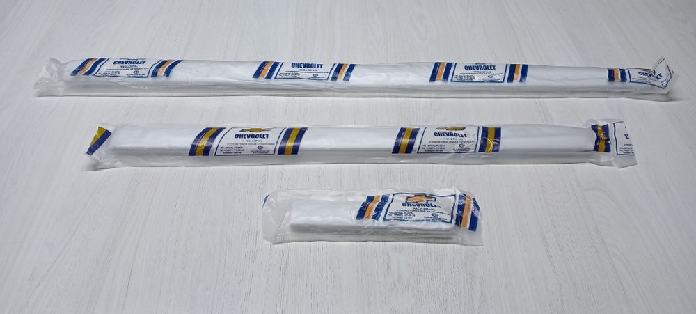Нексия. Запчасти на Нексию. Молдинг двери на Нексию. Новый. Белый.