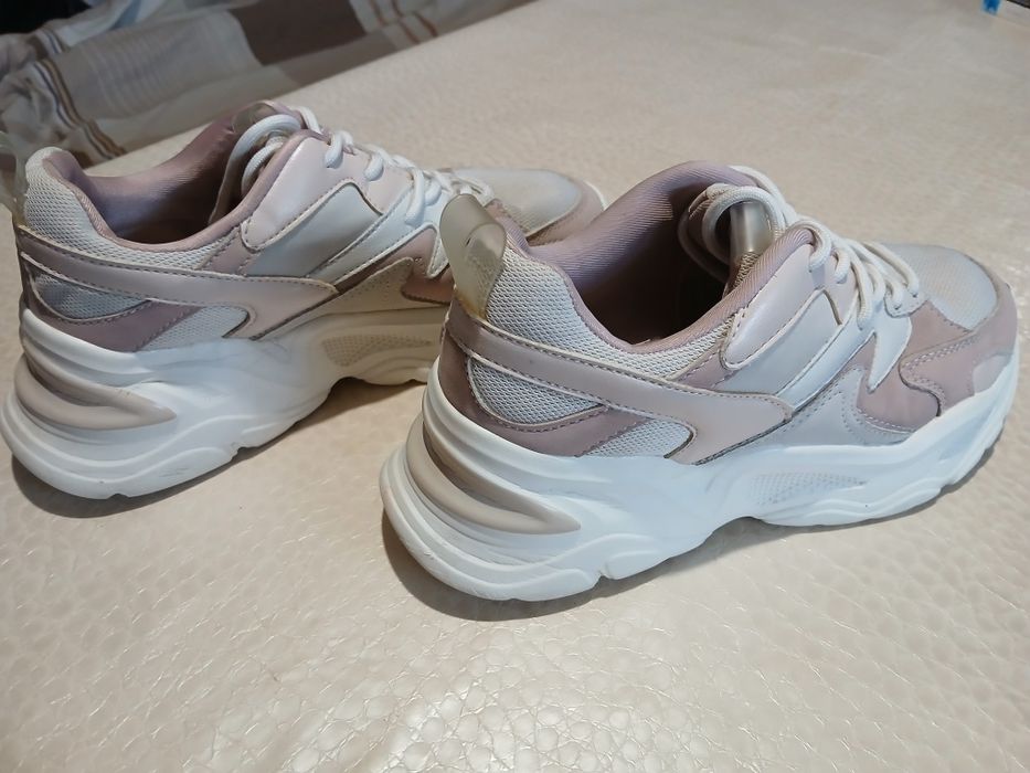 Маратонки  Bershka