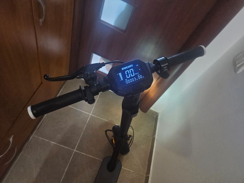 Trotinetă electrica Ducati