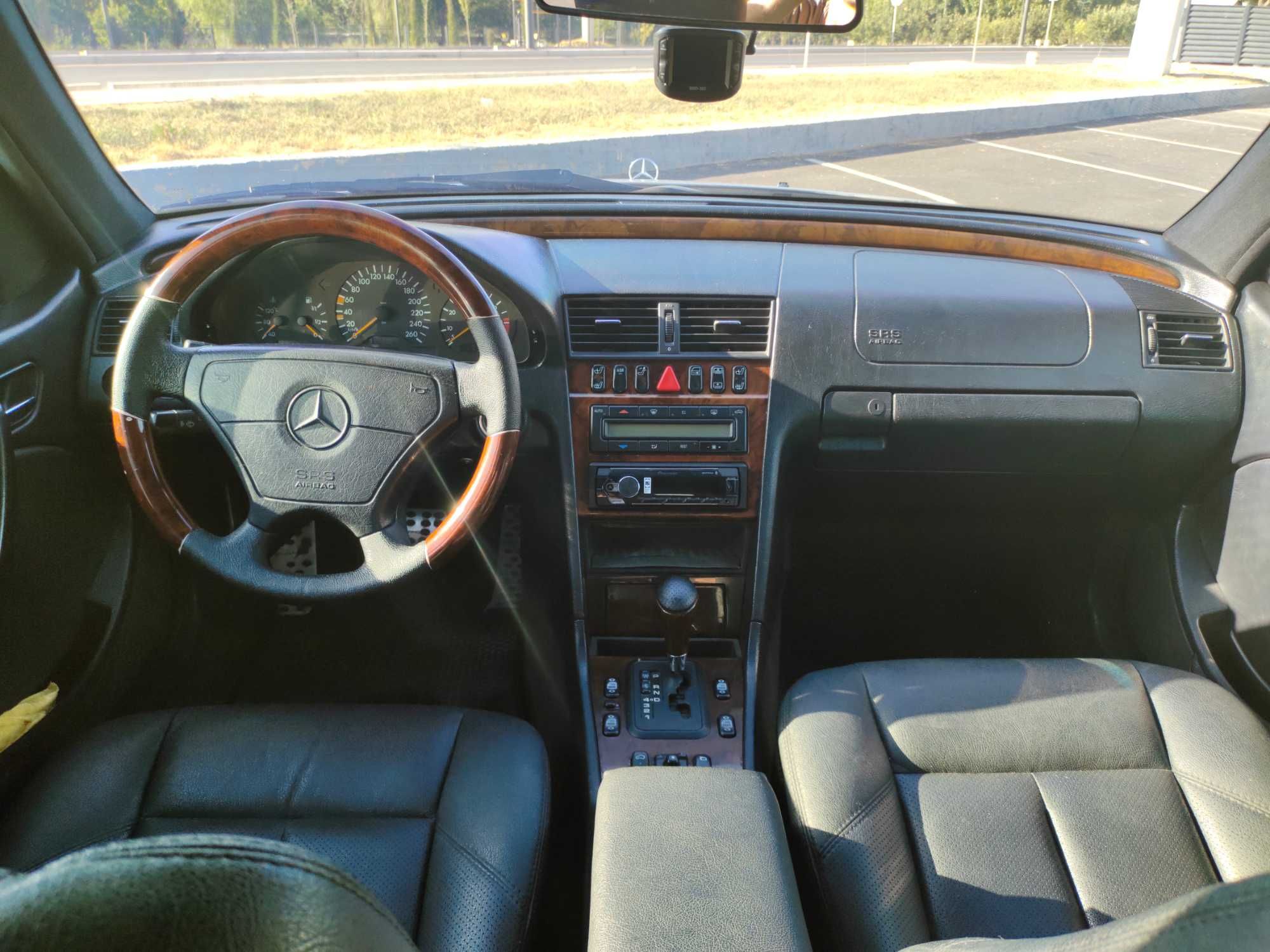 Продается автомобиль Mercedes Benz w202 C200 Kompressor