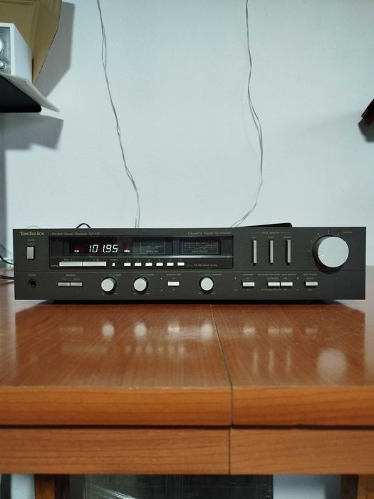 FM/AM Stereo Receiver Technics model: SA-212 Made in Japan! Impecabil!