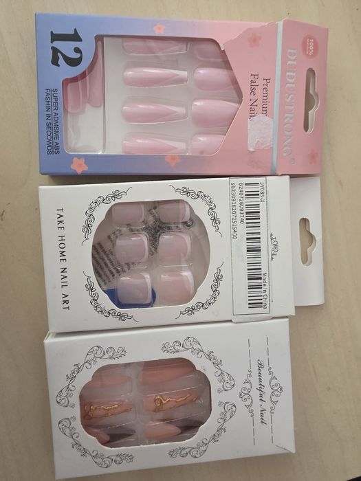 Нокти чисто нови неизползвани