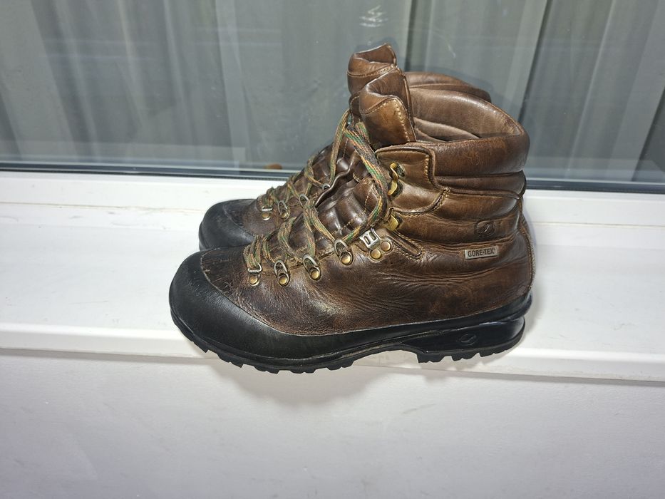 Vând bocanci Scarpa nr 43 cu Gore-tex