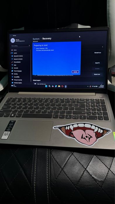 Vând Laptop Lenovo IdeaPad3