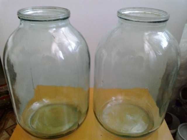 Продаю стеклянные,3-х , 2-х, 1 и 0,7 литровые банки.