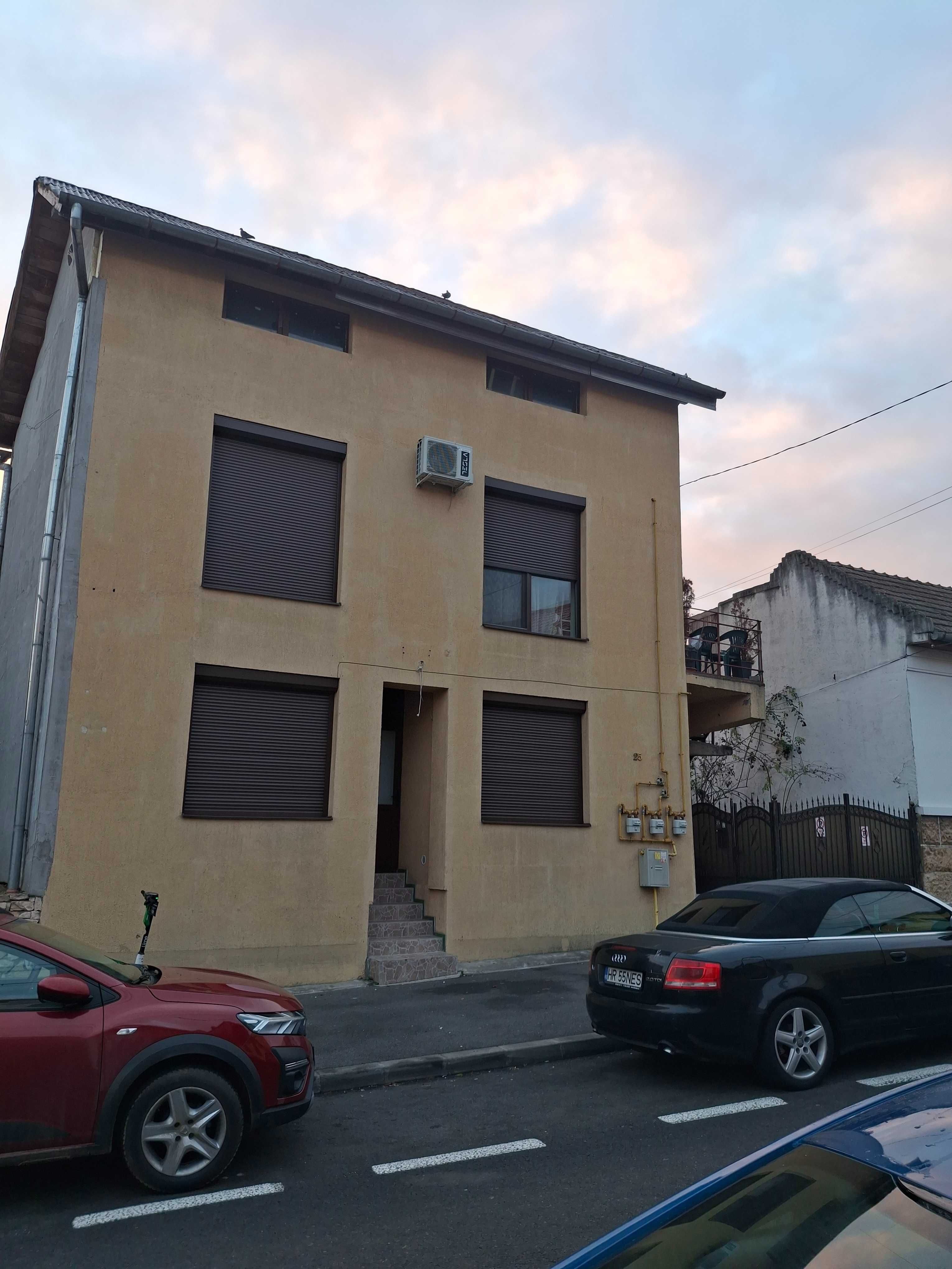 Casa 120 mp util | Teren 205 mp | Zona UMF - Str. Prof. Gh. Marinescu