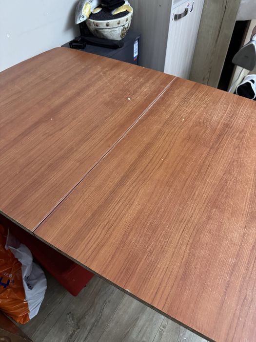 Стол обеденный для кухни