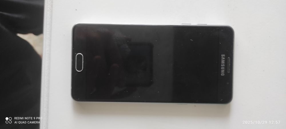 Самсунга А 5 состояние хорошее