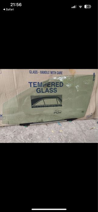 Переднее стекло на двери Rx 330-350