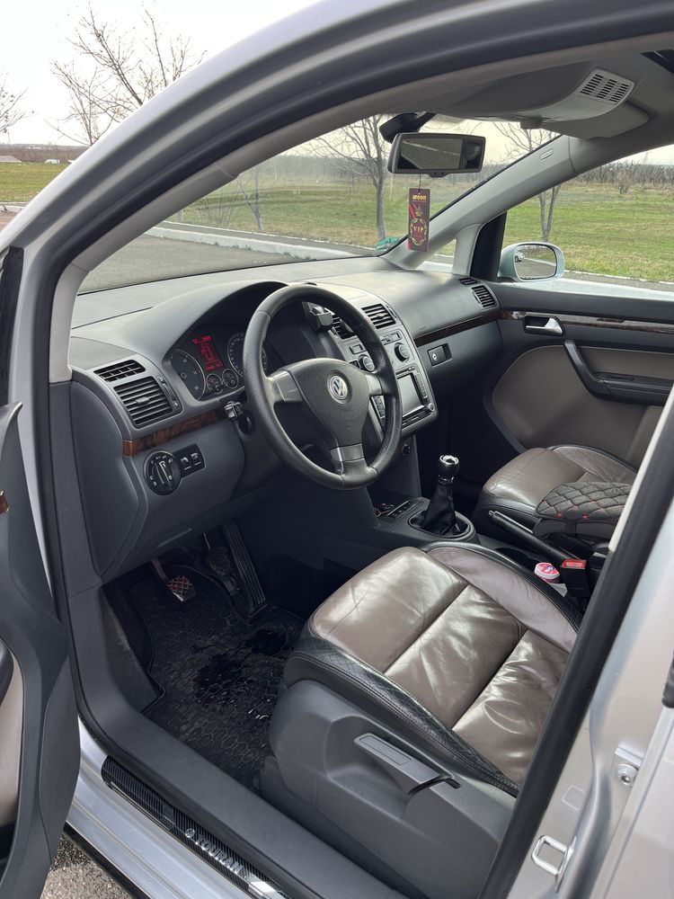 Volkswagen Cross Touran 2.0 Tdi, 170cp, 7locuri, euro 4