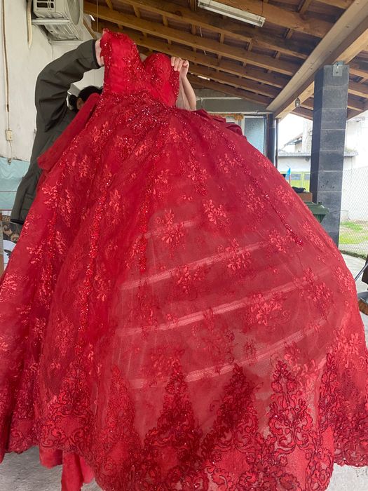 Продавасе  сватбена рокля