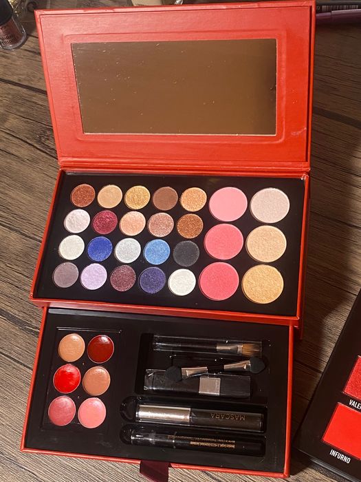 Palete makeup BPerfect si Douglas