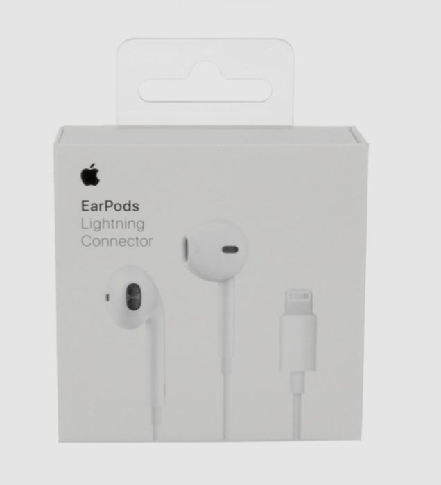 IPHONE 13 RED puțin utilizat & căști noi