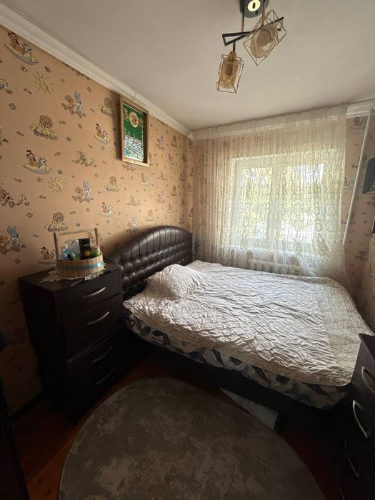 Продаёт квартира  срочна