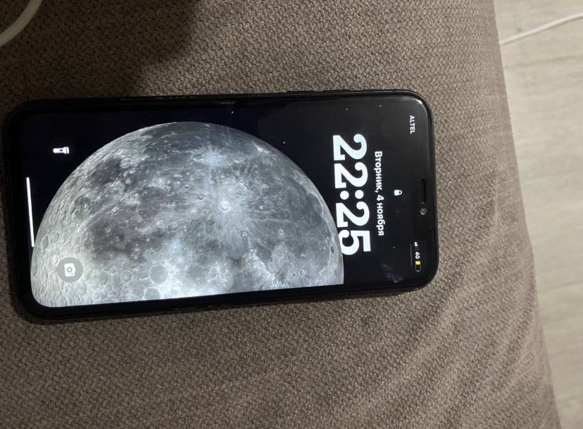 Продам Айфон ХР