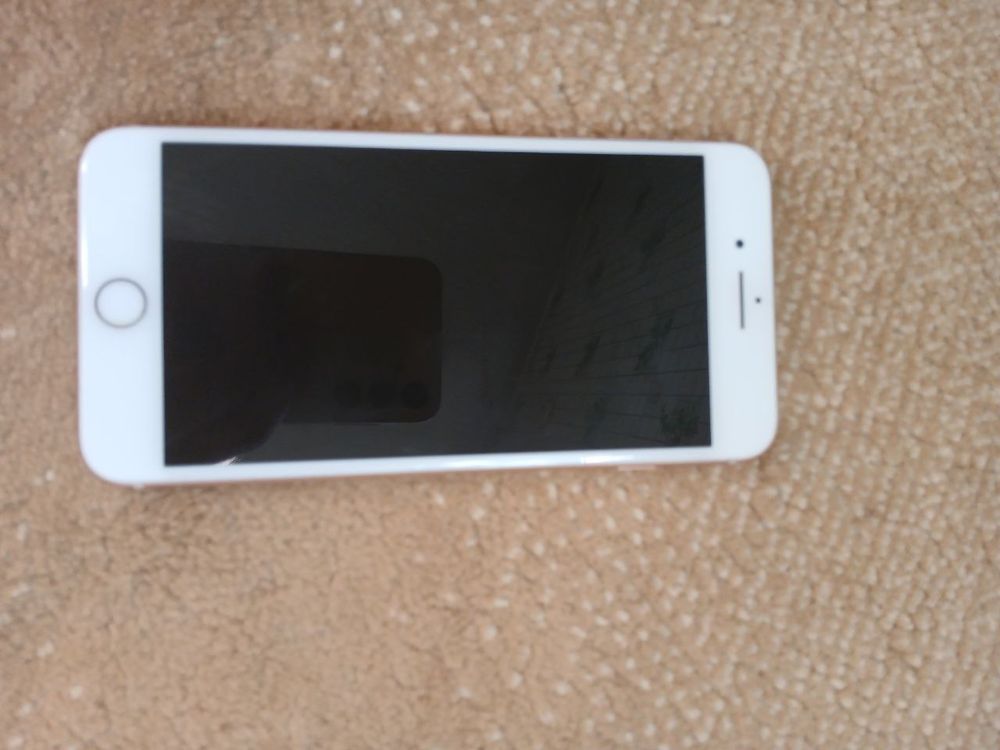 Iphone 8 plus xotra 256 GB battery alishgan yaxshsiga xolati rasimda