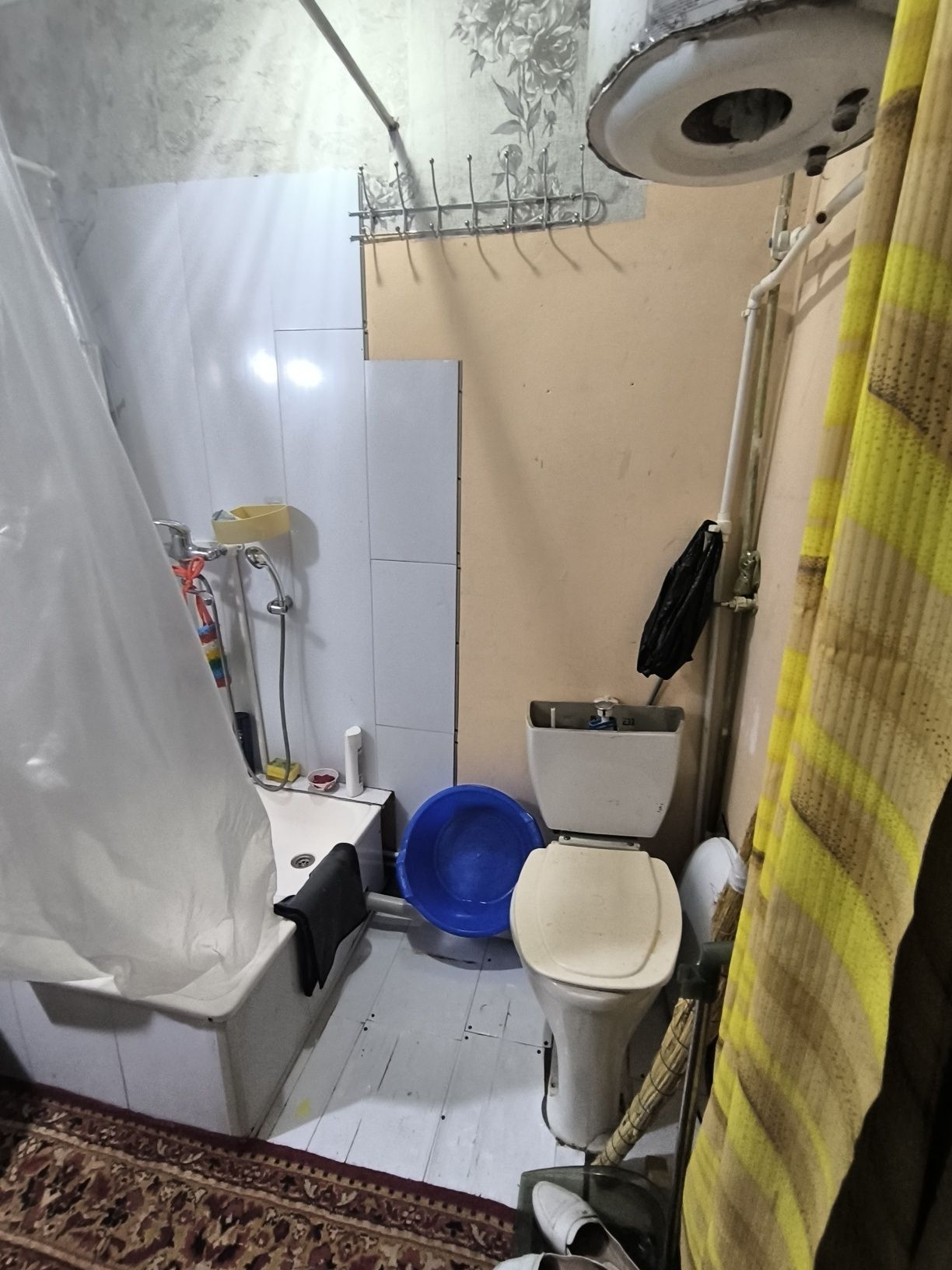 Комната в Сергели Спутнике. 14 м2 санузел свой. В деревянном доме.обще