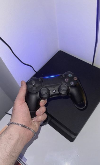 Play station 4 si jocuri