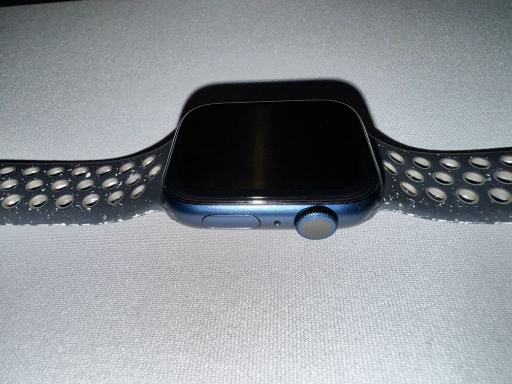 Часовник Apple Watch 6 44 mm