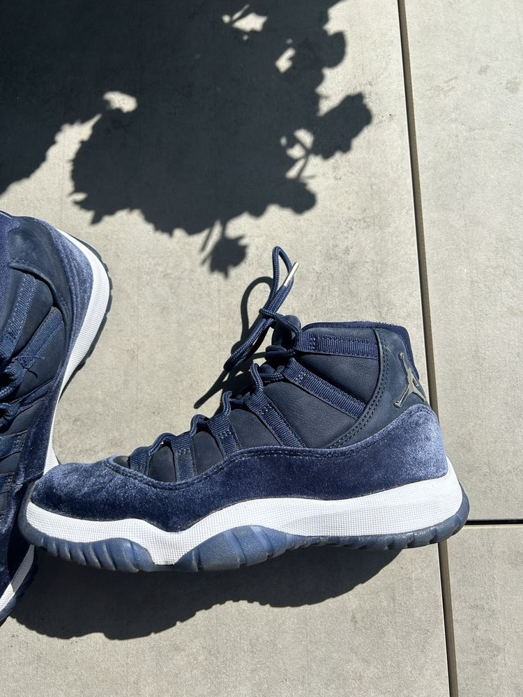 Jordan 11 Navy blue