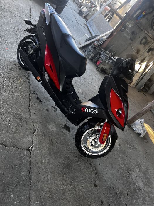 Scuter electric emco