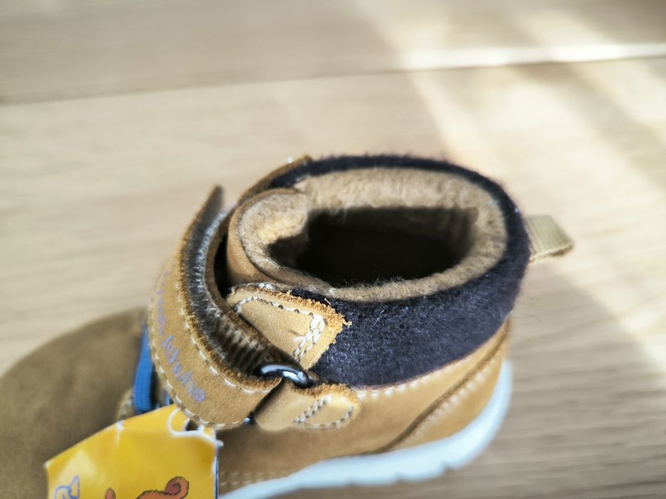 Нови детски есенно- зимни обувки, 22ри номер естествена кожа