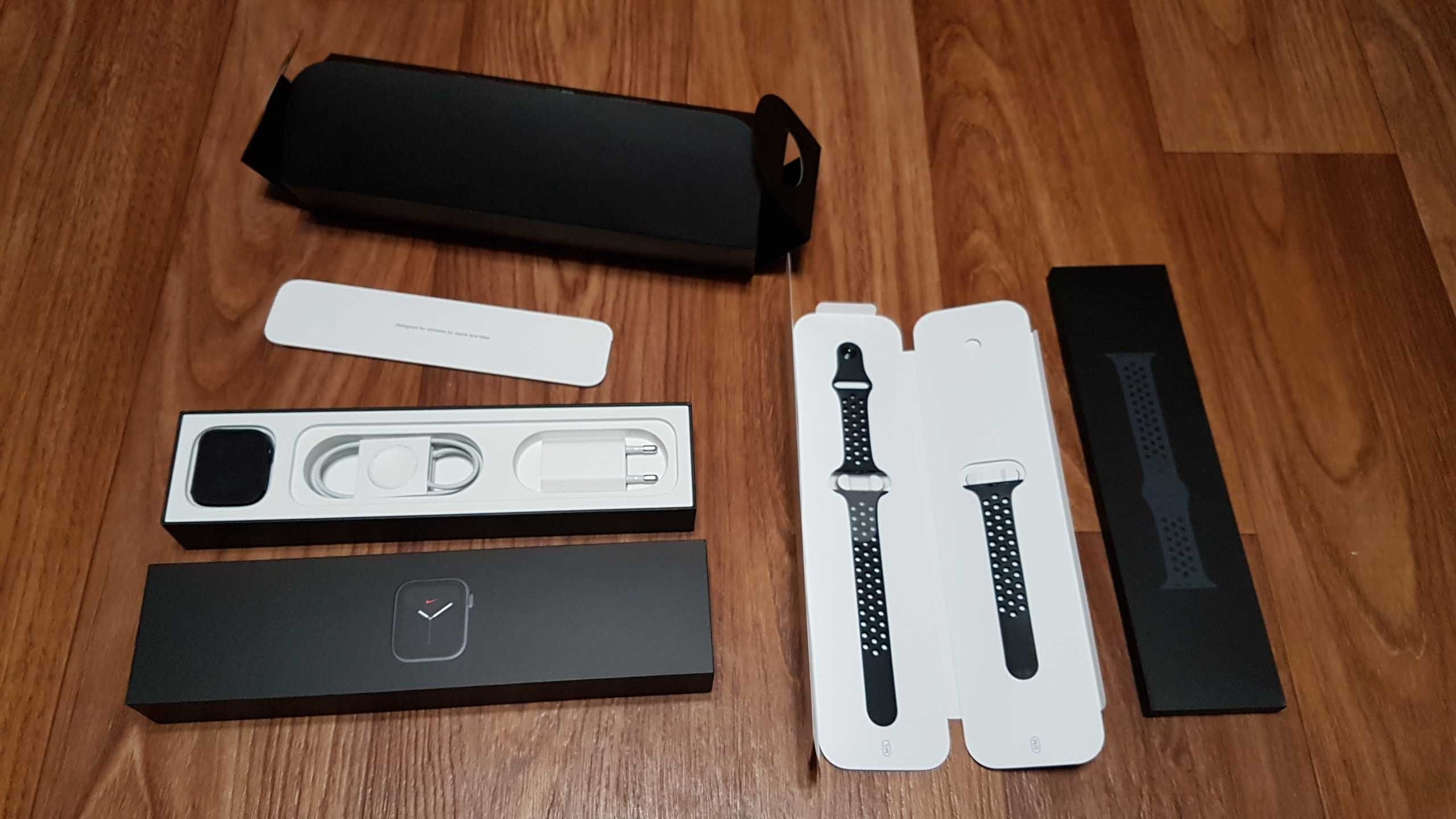 Apple Watch Nike Series 5 GPS, 44mm Space Gray