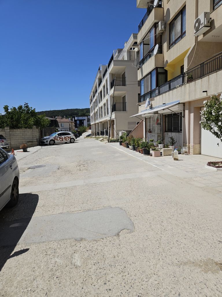 Дава се под наем Гараж / Паркомясто в Варна, Виница - 25 кв.м за 112.2 € - Снимка #2
