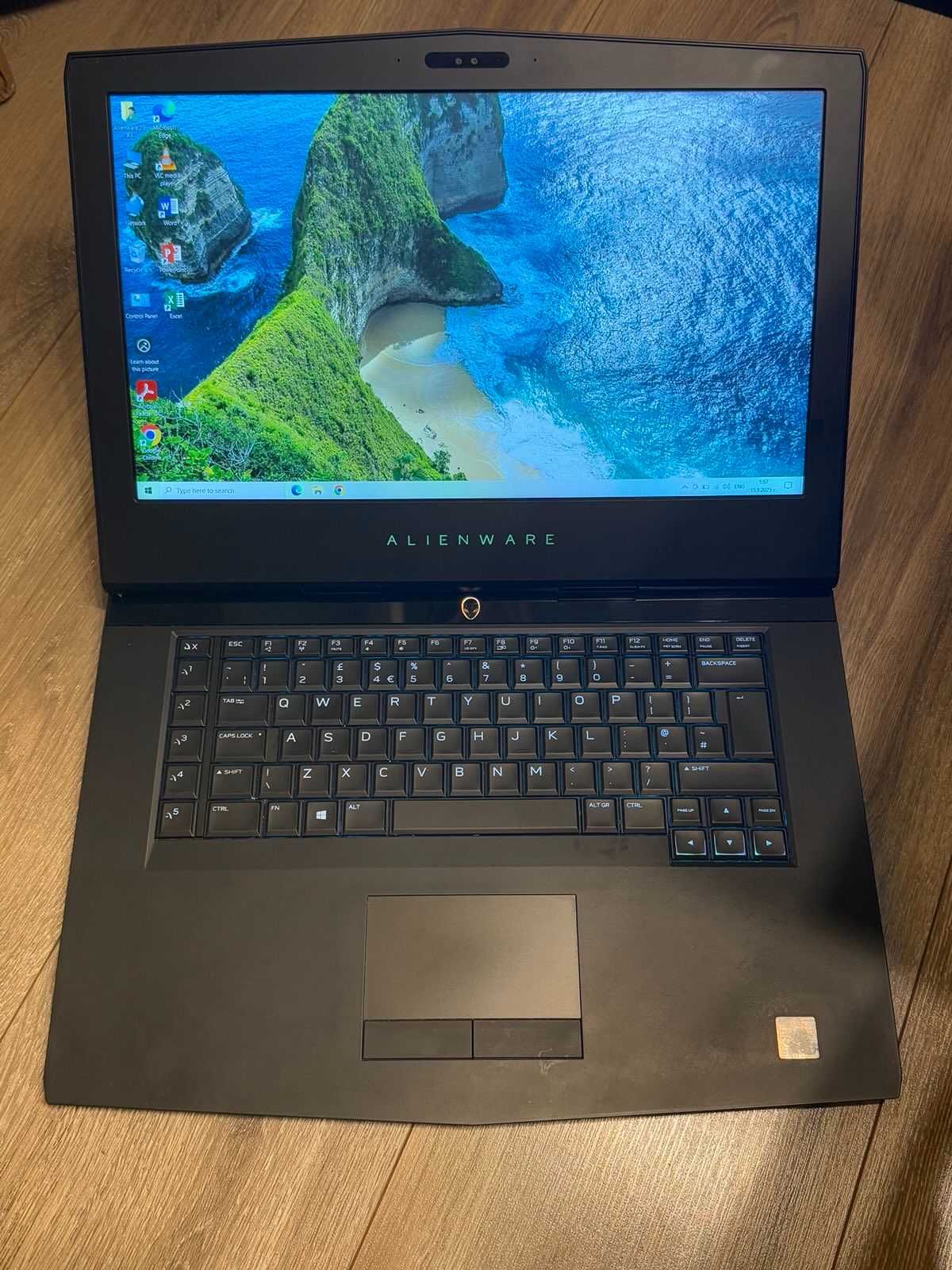 Dell Alienware 15 R3 i7 7820HK/16RAM/256GB SSD/1TB HDD/GTX 1080
