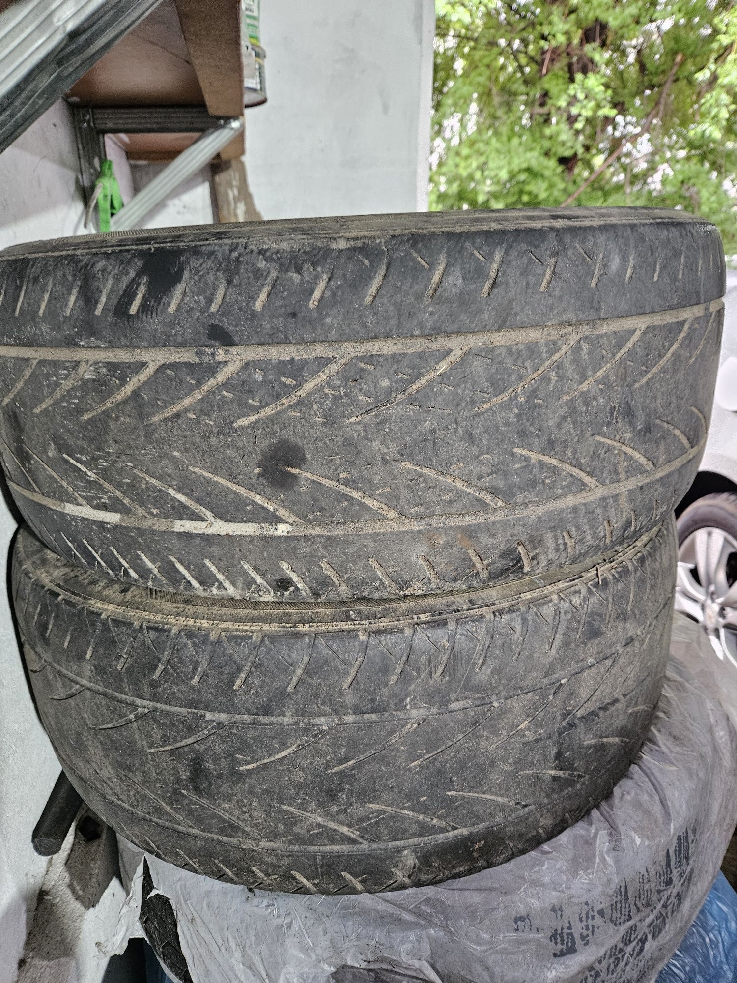 Продам резину 215/55 r17