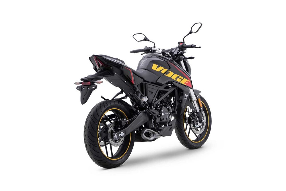 Motocicleta Voge 125R Naked, culoare negru, Cat.A1/A2/A