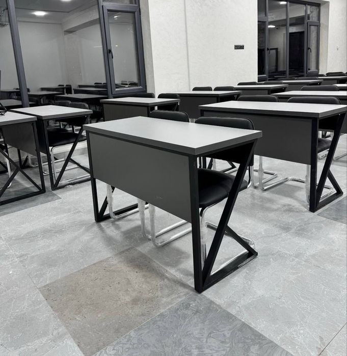 Parta Loft, stol stul, stellajlar