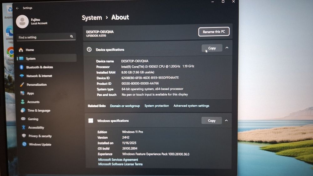 Fujitsu Lifebook A3150-I3 10th, 8Gb ram, 256Gb m.2