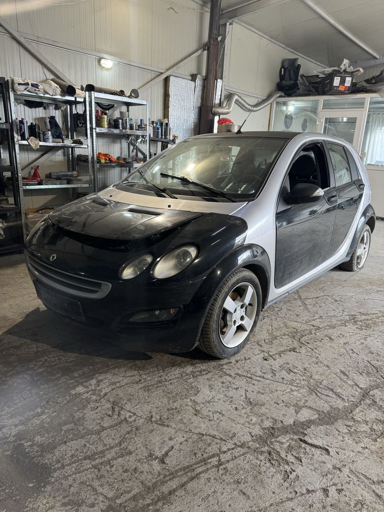 Dezmembrez/Dezmembrari Smart Forfour 1.3 benzina