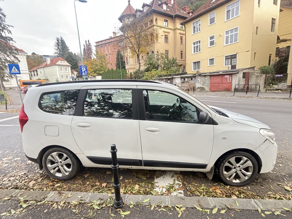Vand Dacia lodgy diesel 7 locuri.
